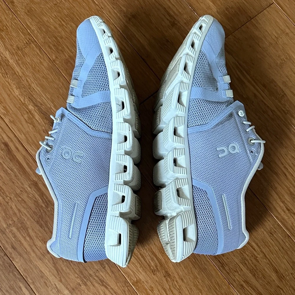 On Cloud Light purple Running Sneakers